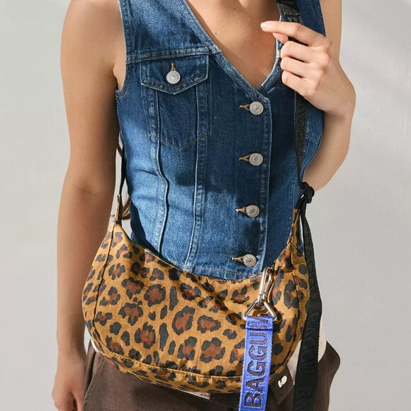 NWT Baggu Small Crescent Bag - Leopard - Picture 11 of 11